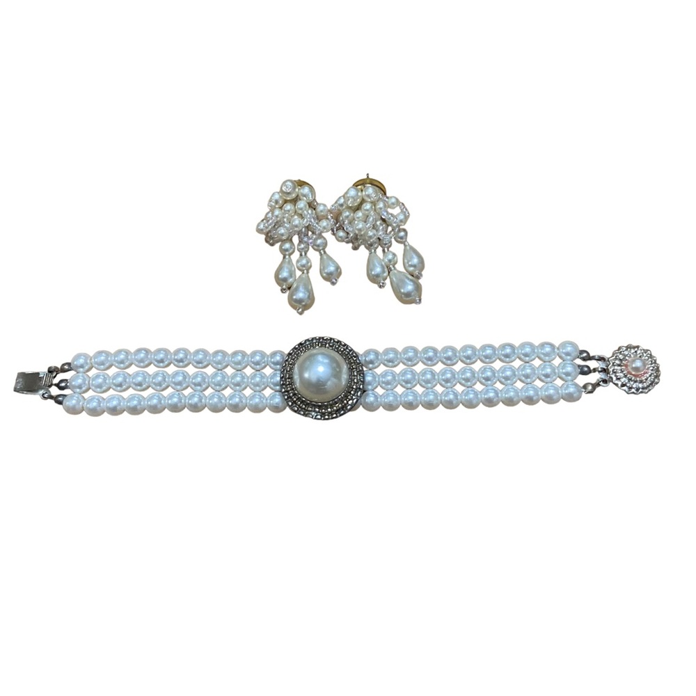 Classic Vintage Faux Pearl Bracelet & Earrings Set